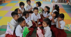 Tradisi Lokal sebagai Media Pembelajaran Kontekstual di Kelas