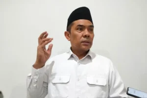 Pelaksana Tugas (Plt) Kepala Kanwil Kemenhaj Sumbar M. Rifki saat diwawancarai di Kota Padang, Senin (2/3/2026). (Foto: Antara/Muhammad Zulfikar)