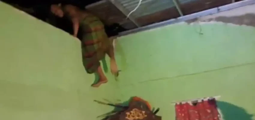 69a18082970ce menantu rudapaksa ibu mertuanya di gowa sembunyi di plafon rumah saat hendak ditangkap 990 557