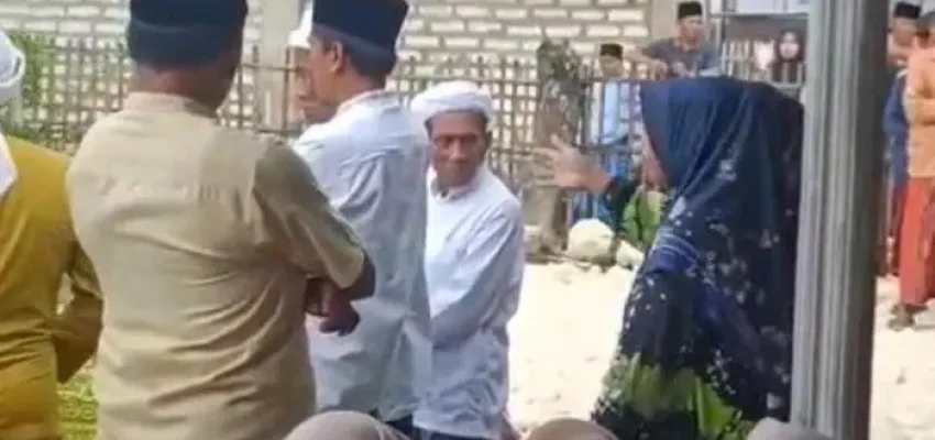 GEGER ! Video Viral Jenazah Ditagih Utang di Sampang