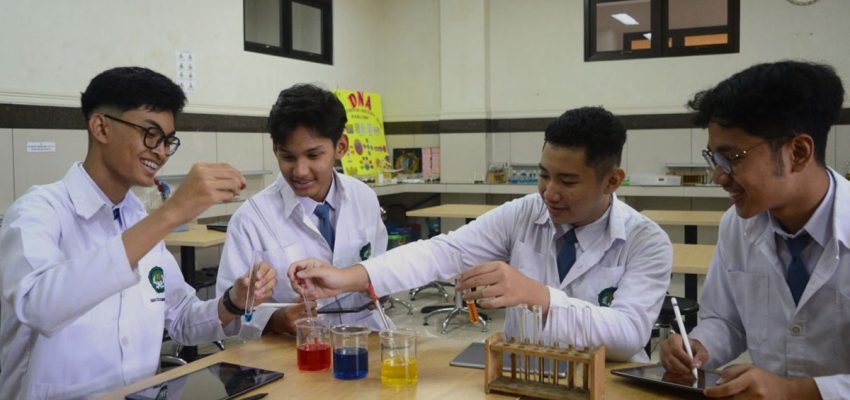 Cara Mengubah Tren Viral menjadi Media Pembelajaran yang Efektif