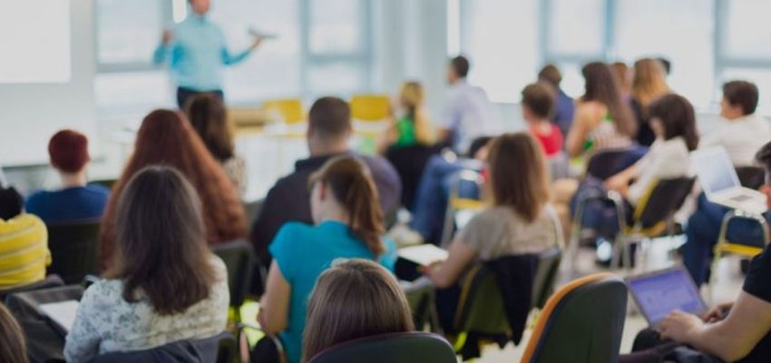 Integrasi Materi Ekonomi dalam Kurikulum Pendidikan Nasional