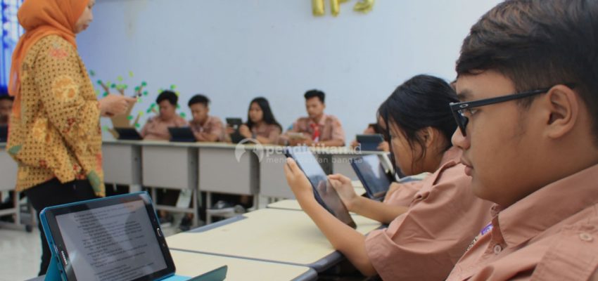 Pemanfaatan E-Learning untuk Meningkatkan Kualitas Pembelajaran