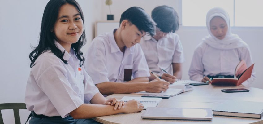 Pengaruh Budaya Digital terhadap Pola Belajar Siswa