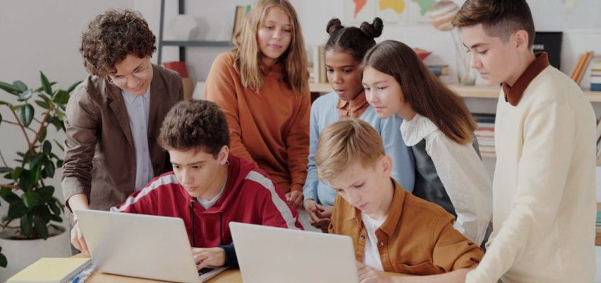 Teknologi Augmented Reality sebagai Media Pembelajaran Interaktif