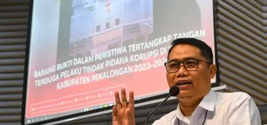 small antarafoto keterangan pers ott kpk bupati pekalongan fadia arafiq 1772629462 e8929a9af9