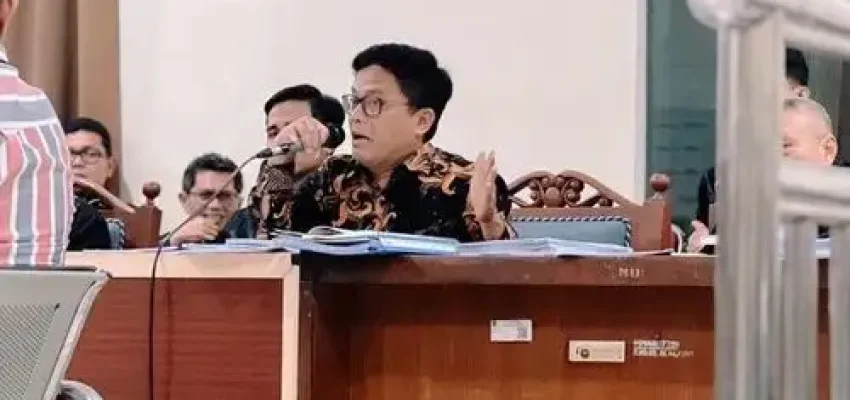 Babay Farid Wazdi berjuang untuk menegakkan keadilan atas kasus dugaan korupsi kredit Sritex di Pengadilan Negeri Semarang, Selasa (11/2/2026). (Foto: Instagram @pipitibrahim).